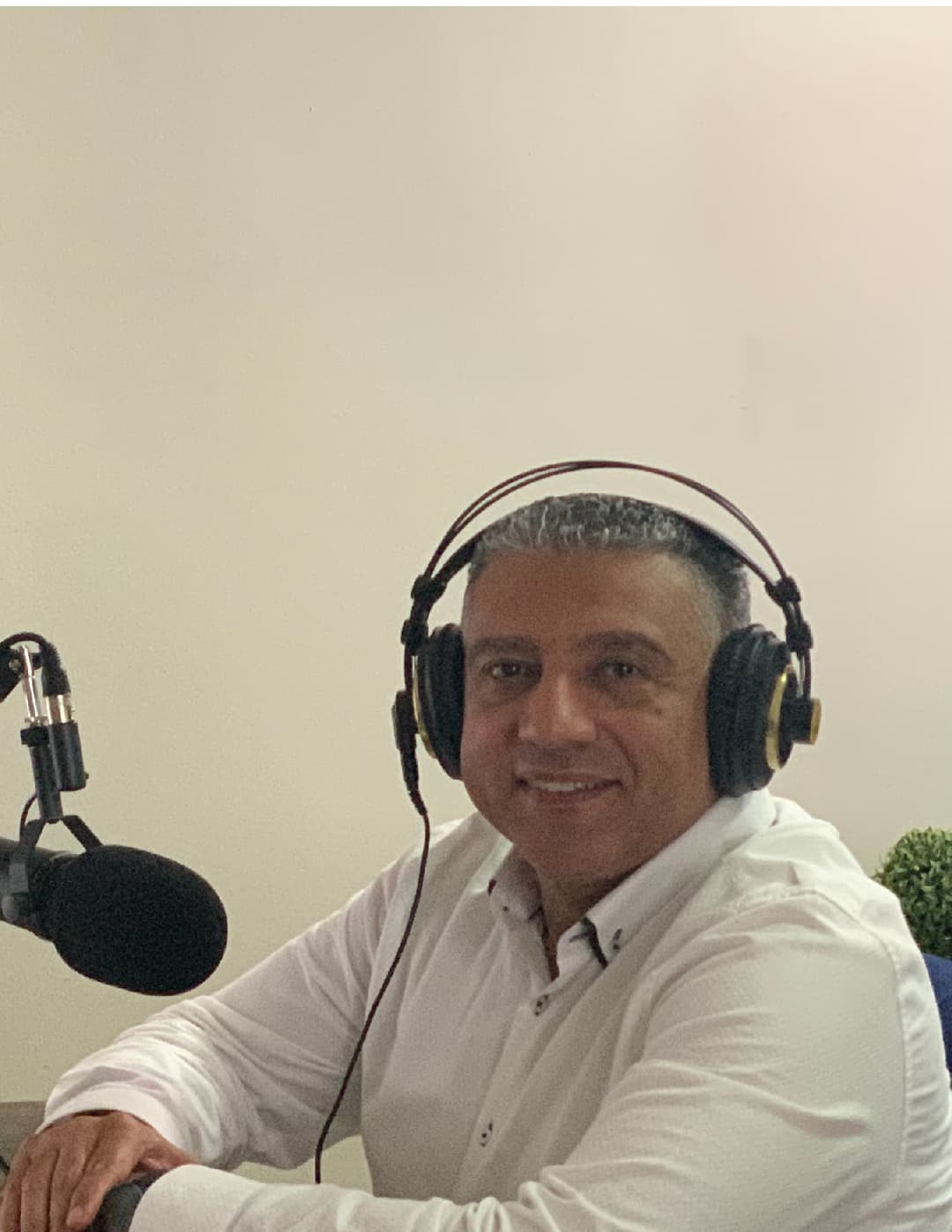 العضو المؤسس في كتلة الحوار وهي كيان ليبرالي مصري حديث النشأة.
